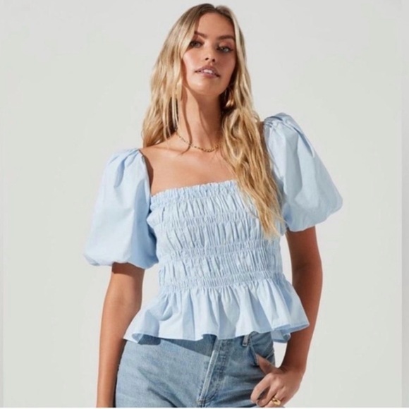 Astr Tops - ASTR the Label Puff Sleeve Smocked Top size M light blue